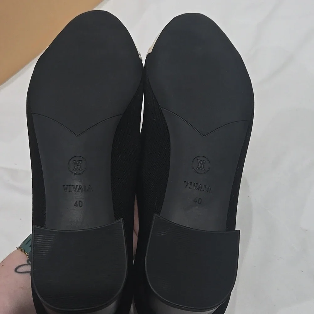 Vivaia Julie Pro Almond Cap Toe Knit Pumps Size 40 NIB - Picture 8 of 10